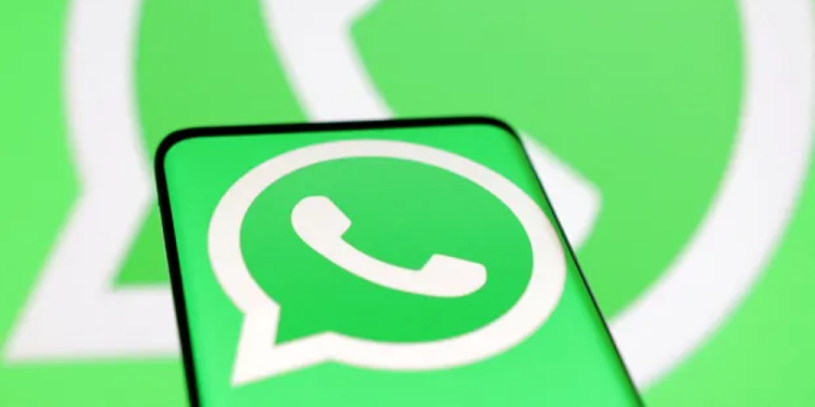 WhatsApp's Latest Innovation: Pinning Personal Notes to Contacts